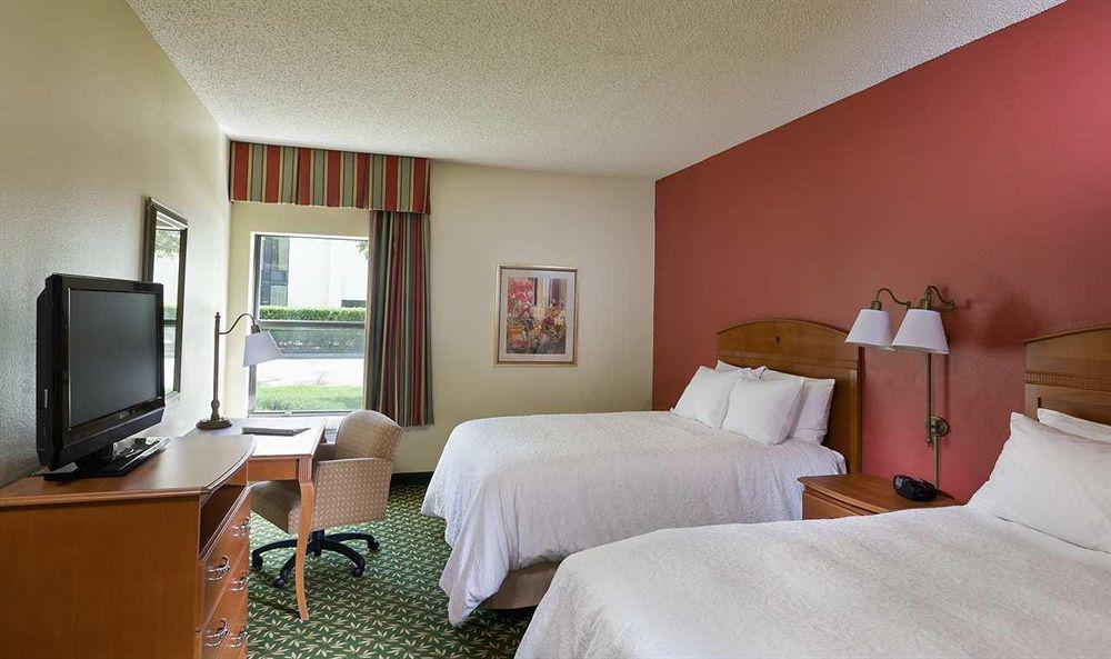 Hampton Inn Houston Stafford Room photo